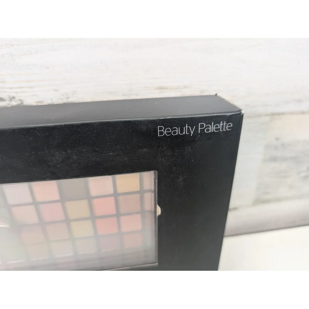 Nordstrom Beauty Palette 84 Eyeshadow 60 Lip Gloss 4.19 Oz Multicolor Women